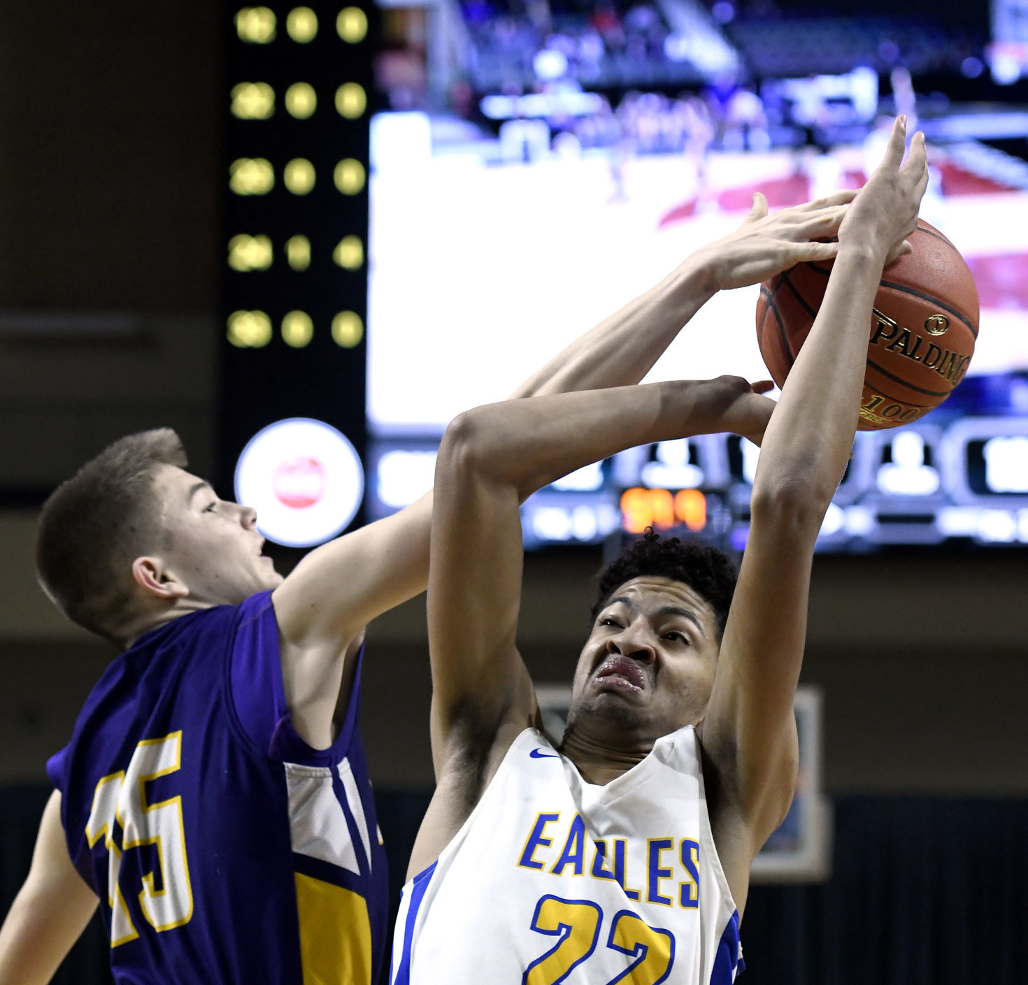 Siouxland Christian defeats Emerson-Hubbard in CNOS Classic